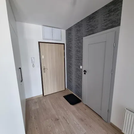 Skarbowa 1a アパート レシュノ